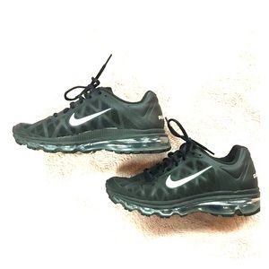 Women’s Nike AirMax Running Shoes Size 8.5